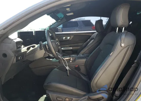 2024 Ford Mustang z USA, uszkodzony, nr VIN 1FA6P8TH2R5109104